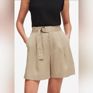 🌞NWT Banana Republic Tencel Pleated Khaki Shorts